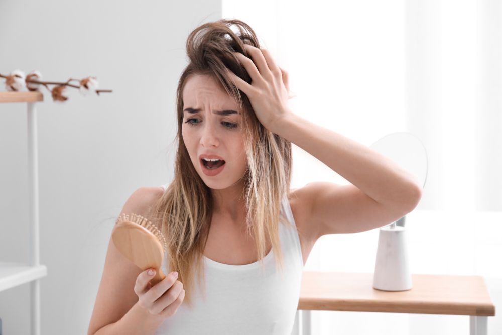 Cura naturale dei capelli con l'uso di oli essenziali